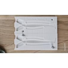 Форма з каменю схожа на FishUp U-Shad 4" 2Л